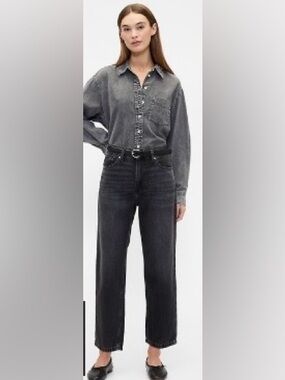 Gap Supersoft Relaxed Straight crop Leg Jeans - NWT